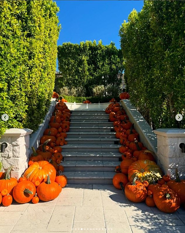 Khloé Kardashian decided to set up her display before October even started, featuring two giant Jack Skellington characters from the 1993 film The Nightmare Before Christmas.