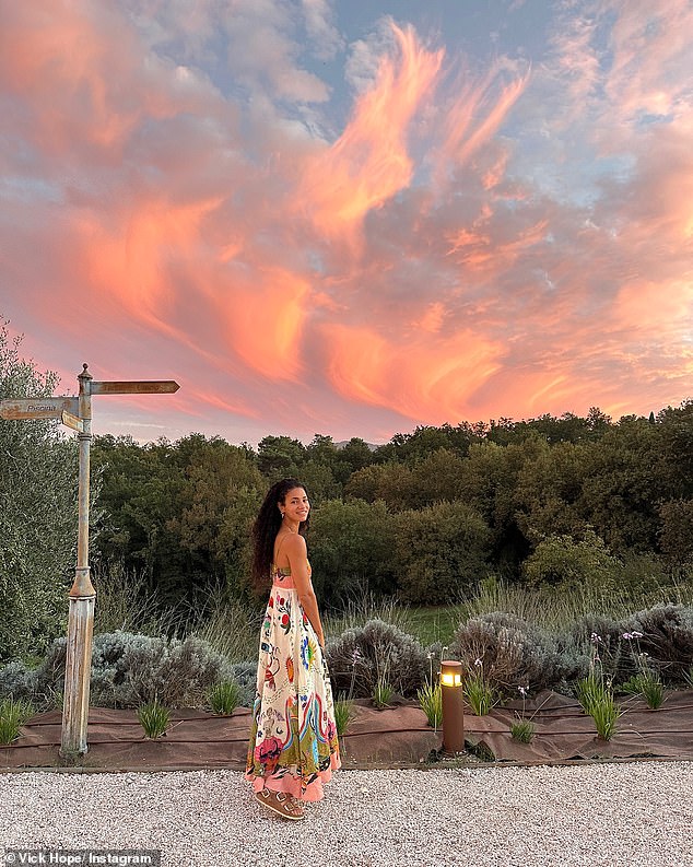 The outdoor setting also provided the opportunity to take plenty of photos of the beautiful sunset, with Vick looking stunning as she posed amid the idyllic scenery.