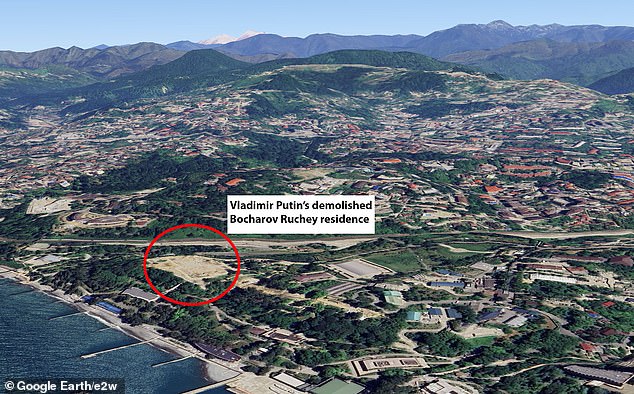 Satellite photos showed the empty plot of land where the Bocharov Ruchey Palace once stood