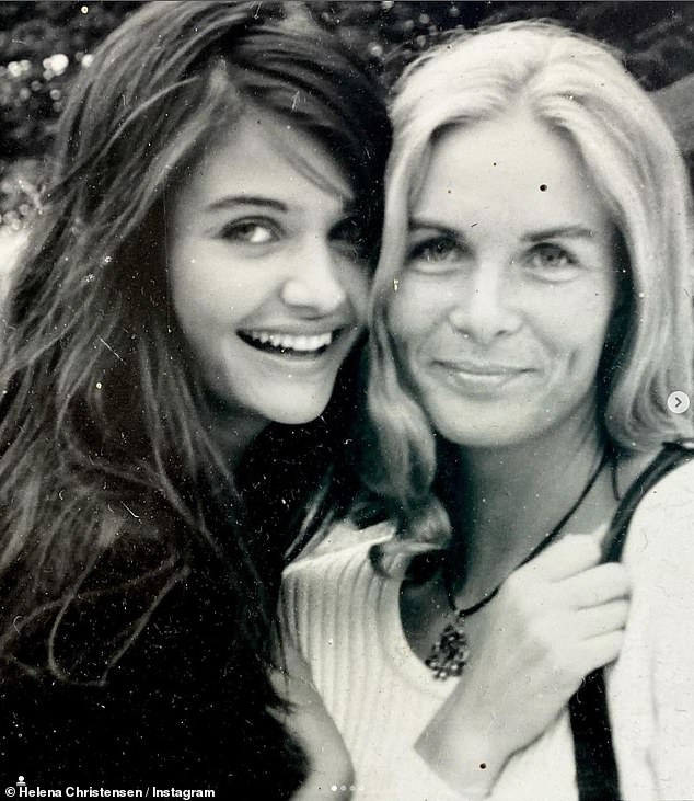 The supermodel, 55, took to Instagram on Tuesday to share a poignant tribute to her decades-long friendship with the sculptor