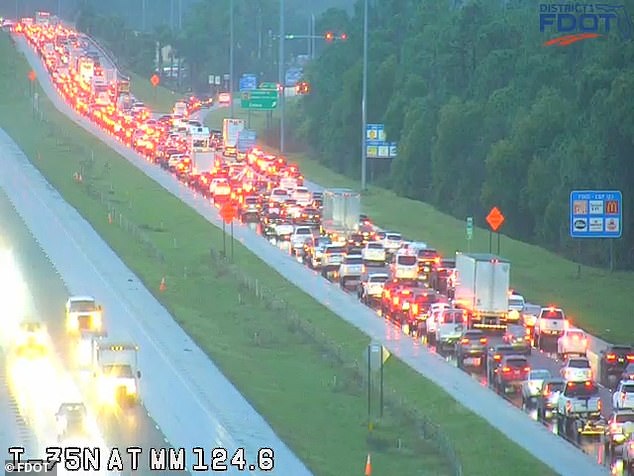 Traffic is backed up this morning as we break out of the Ft Myers/Naples/Cape Coral area of ​​Florida on I-75 towards Miami. Officials say similar scenes can be found on I-4 heading into Orlando and on NB I-75 out of Tampa