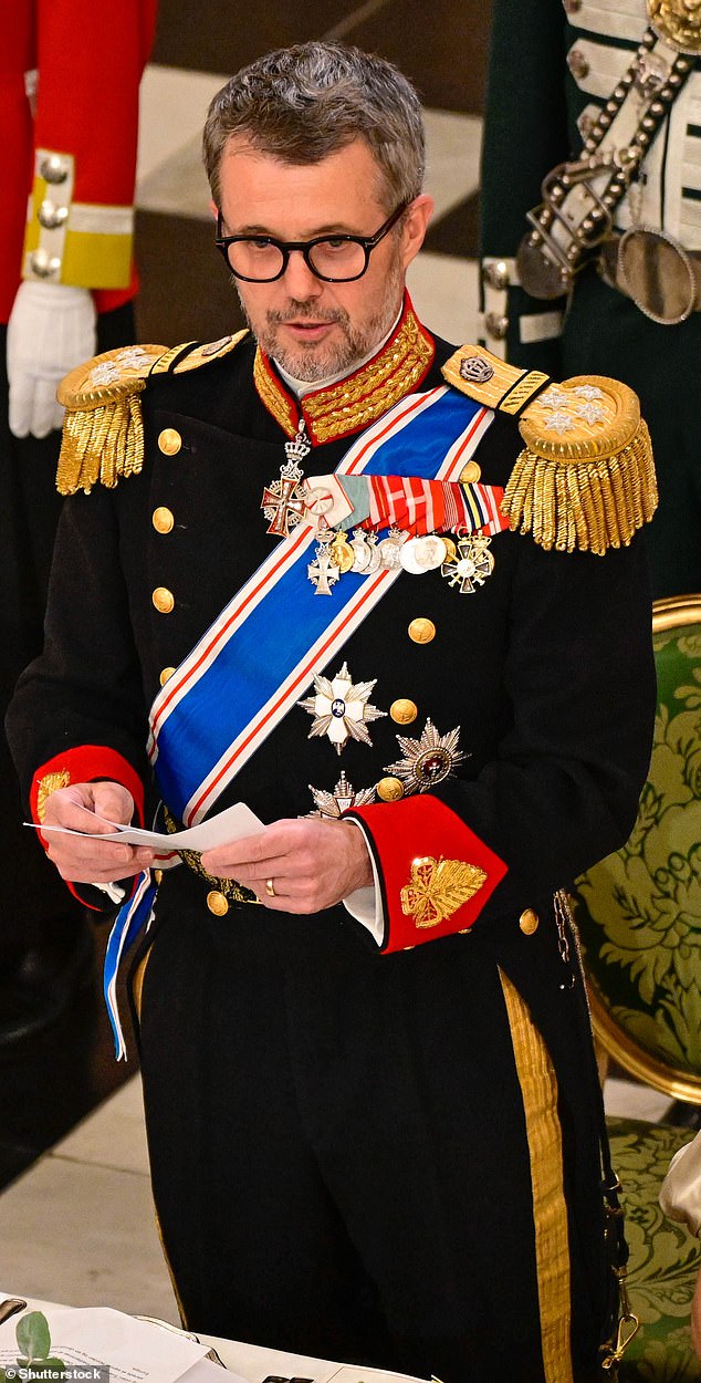 King Frederik (photo), looking dapper in full dress uniform, gave a speech at the state banquet on Tuesday evening