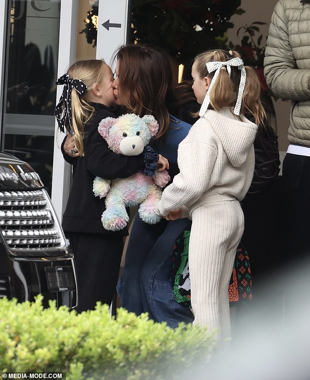 Kate said an adorable goodbye to her daughters before leaving with David