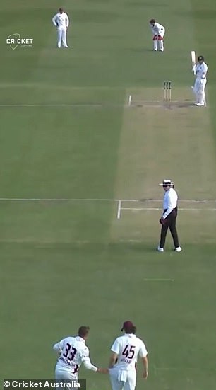 Still dissatisfied with Straker's position, Labuschagne pulled Straker further into the batter's line of sight