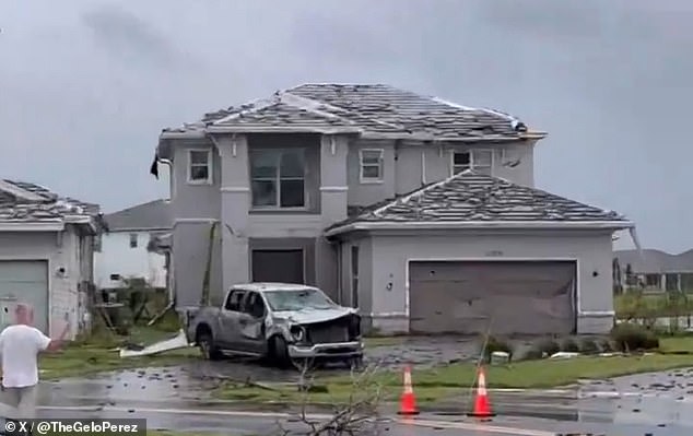 The roofs of houses were destroyed by the intense tornado winds