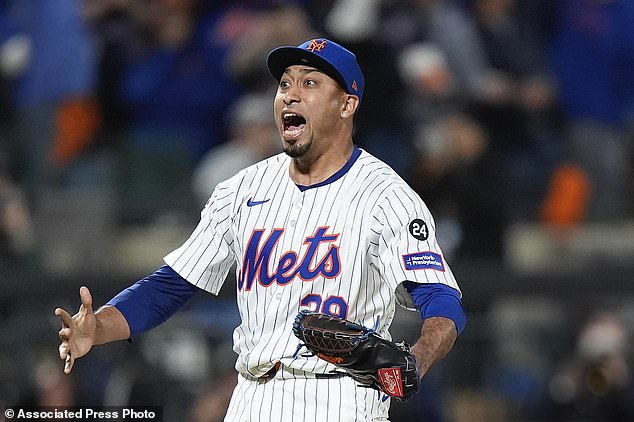 New York Mets pitcher Edwin Díaz (39) reacts after closing the NLDS with a strikeout