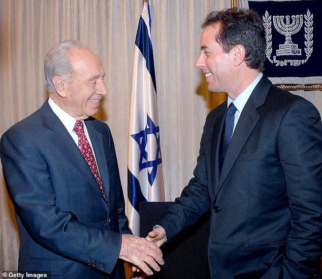 Seinfeld talks with Israeli President Shimon Peres on November 23, 2007 in Jerusalem