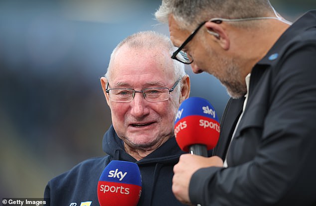 Burrow's father Geoff will present the award to the man of the match after the final