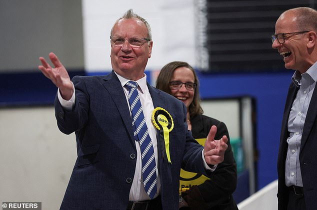 SNP's Pete Wishart called the situation 'a disgrace' and demanded someone do something