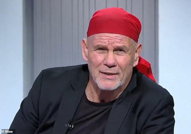 Former Wallaby Peter Fitzsimons has urged rugby clubs to sign Cleary while he is in Britain visiting Mary Fowler