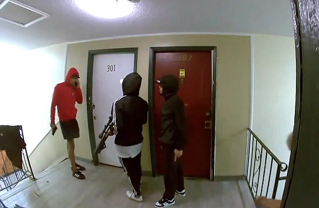 Footage from a resident of an Aurora apartment complex showed armed men knocking on a door, adding to fears that the Tren de Aragua gang was in control of the complex