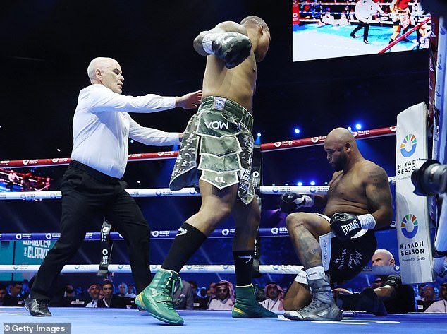 The fight, which took place in Riyadh on Saturday evening, ended in the first round after Clarke was caught by a powerful overhand right that sent him to the canvas.