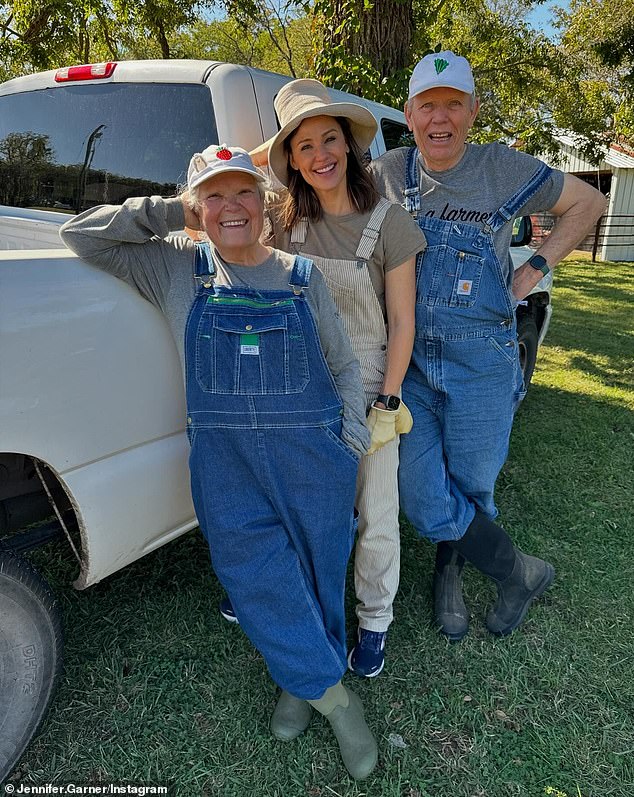 Garner posed with family on her Oklahoma ranch, which they have proudly owned since 1936