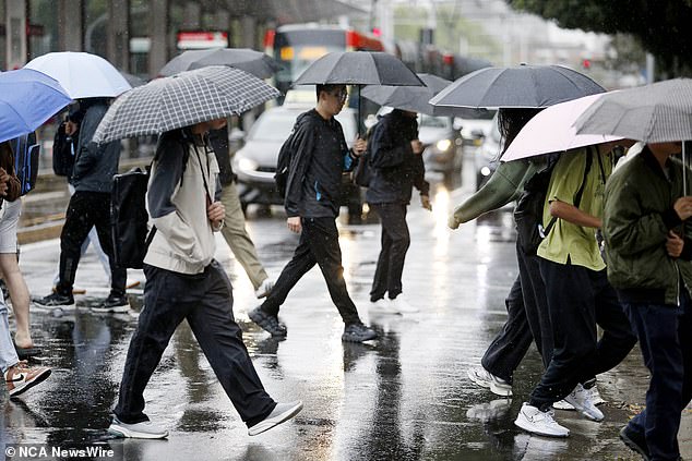 Australians are in for a warmer than normal summer, but rain will fall across the country this week