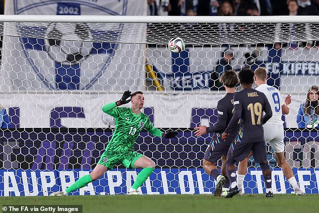 Fredrik Jensen crossed the bar with great fear from a few meters away