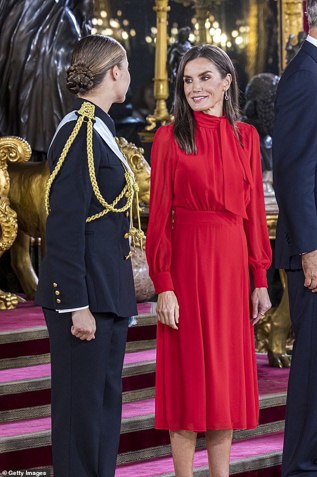 Leonor and her mother exchanged a sweet look and showed their close bond