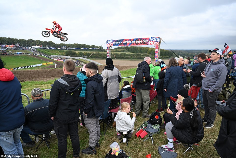 1728906961 421 PHOTO SPOTLIGHT Fans descend on a rainy Matterley Basin Circuit