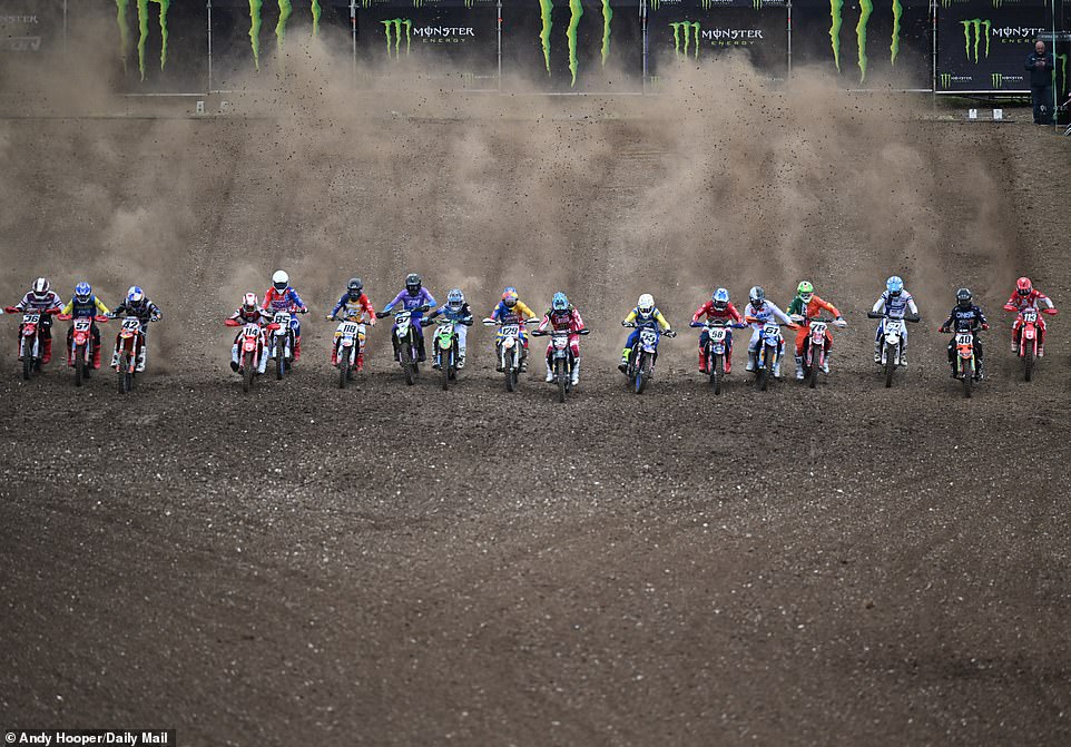 1728907026 613 PHOTO SPOTLIGHT Fans descend on a rainy Matterley Basin Circuit