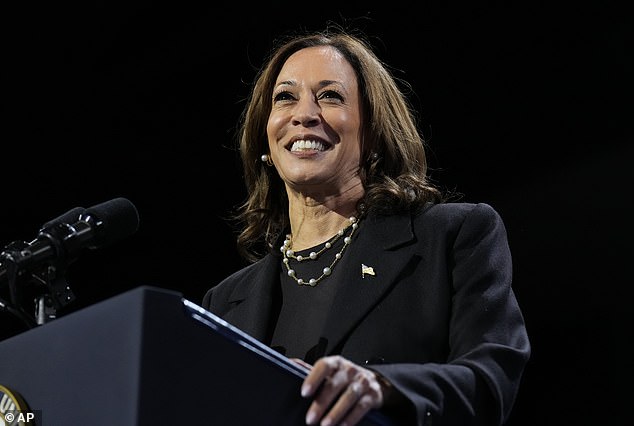 On Monday, the writer – who appeared alongside Donald Trump on the NBC show The Apprentice, and worked for a brief period in his administration – said she hoped Harris would 