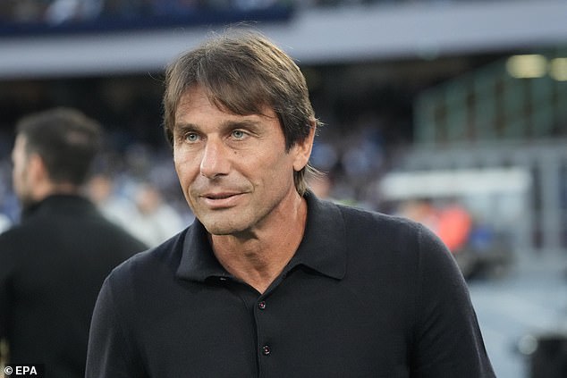 Ex-Chelsea boss Antonio Conte is a big fan of the defender and could bring him to Napoli