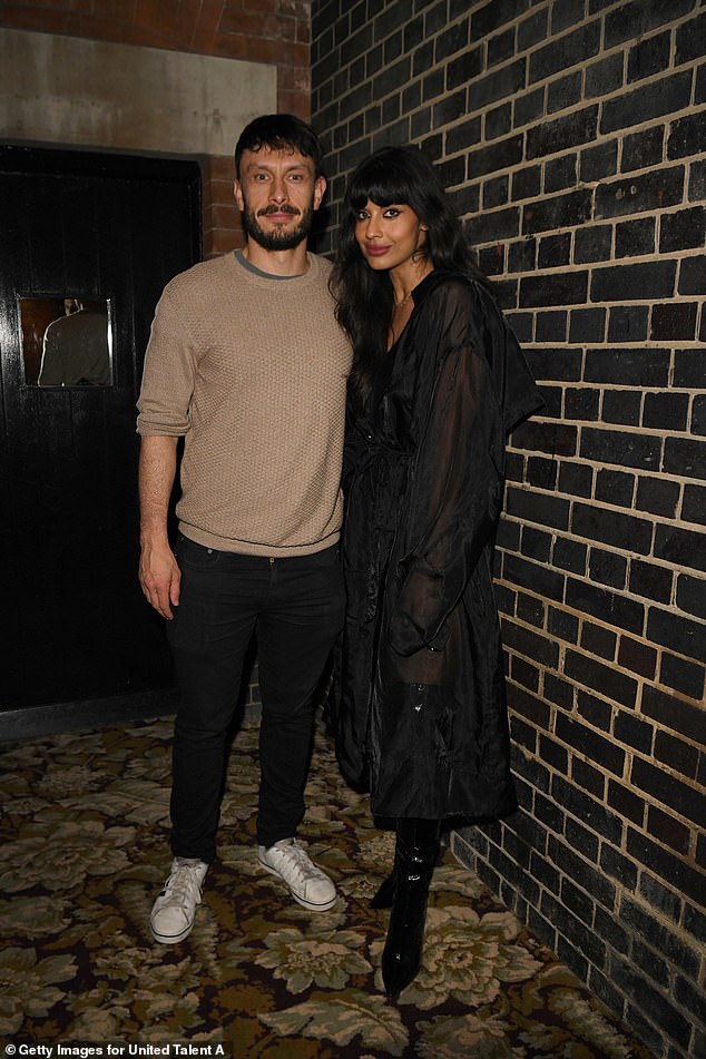 Jameela also wore a long-sleeved black dress accessorized with a simple gold chain