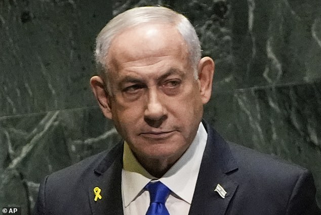 Israeli Prime Minister Benjamin Netanyahu, pictured last month at the United Nations General Assembly in New York, has rejected the idea of ​​a ceasefire in Lebanon that would keep Hezbollah close to his country's border.