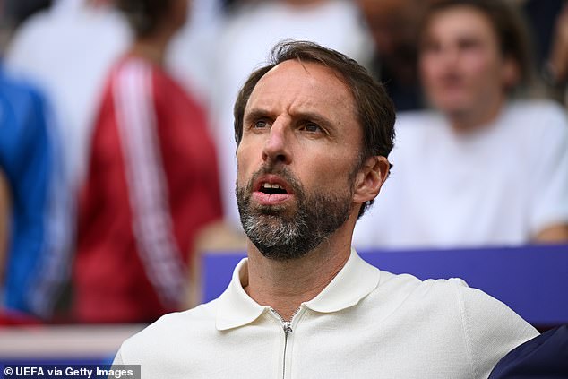 We shouldn't judge Tuchel if he doesn't sing the national anthem like Gareth Southgate