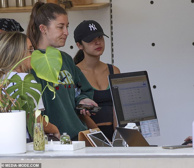 The little pop princess looked stunning as she revealed her bare face beneath a New York Yankees baseball cap