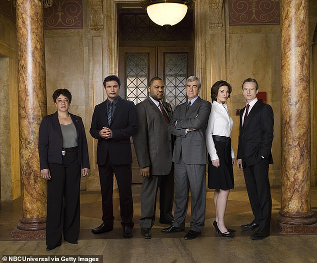 (l-r) S. Epatha Merkerson as Lieutenant Anita Van Buren, Sisto as Cyrus Lupo, Anthony Anderson Detective Kevin Bernard, Sam Waterston as Assistant. DA Jack McCoy, Alana De La Garza as Connie Rubirosa, Linus Roache as Michael Cutter