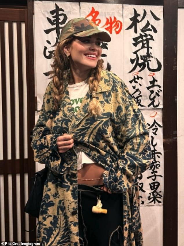 The actress took in the sights after her concerts in Tokyo and Osaka