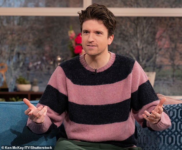 Greg said:[My name] It's become a bit of a secret, but it's not a secret at all. Greg James is not my full name in that. So my last name is Milward. It looks like the name of a teacher, Greg Milward. So I chose Greg James'