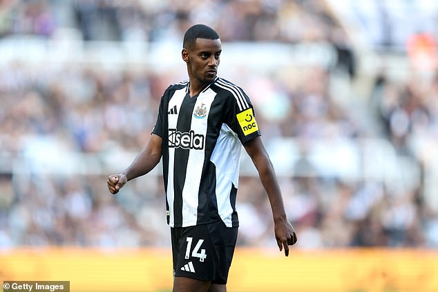 Why hasn't a competent backup been signed to support Alexander Isak and Callum Wilson?