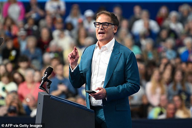 Mark Cuban speaks at a campaign event for Kamala Harris in La Crosse, Wisconsin