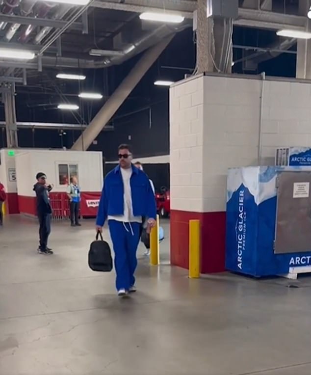 The tight end headed to Levi Stadium in a blue corduroy jacket and pants co-ord