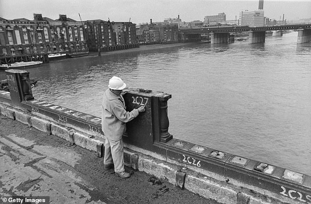 The bridge's relocation dates back to 1968, when eccentric millionaire Robert McCulloch purchased the bridge for a whopping $2,460,000 - that's over $19 million in today's money.