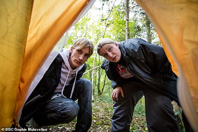 This Country followed cousins ​​Kerry (Daisy) and Kurtain Mucklowe (Charlie Cooper) around a run-down town in the Cotswolds as they caused trouble while out of work