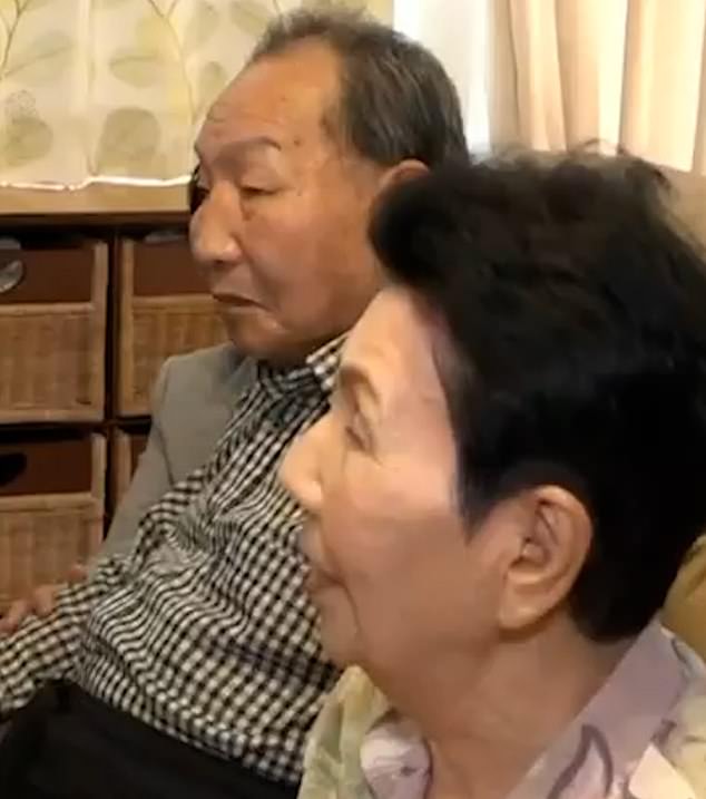 Mr Hakamada received the police chief together with his sister (photo right)