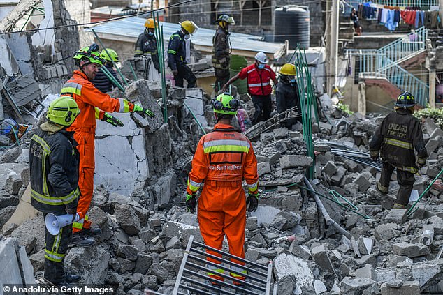 A view from the site after an apartment building collapsed in the West Kahawa area of ​​the Kenyan capital Nairobi on October 20