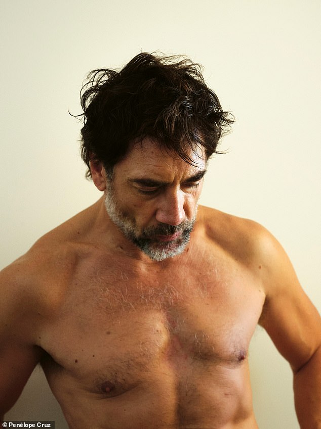 1729576868 219 Javier Bardem 55 shows off his shirtless physique in snaps