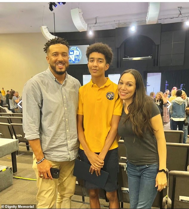 Sewell is pictured with his mother and his father, Sewell Setzer Jr.