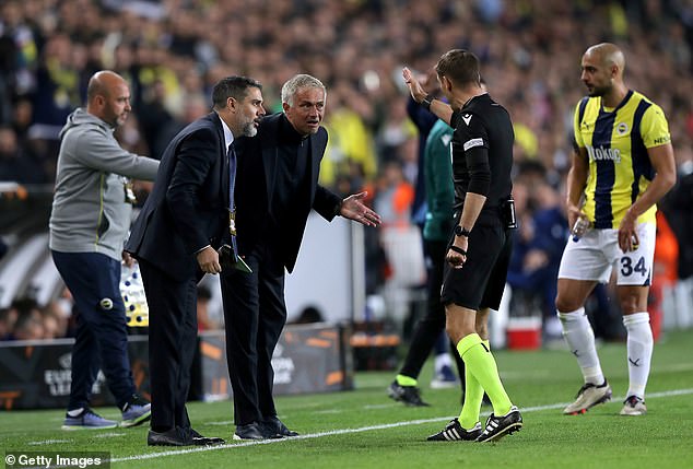 1729801922 781 Jose Mourinho sent off against Manchester United as Fenerbahce boss leads