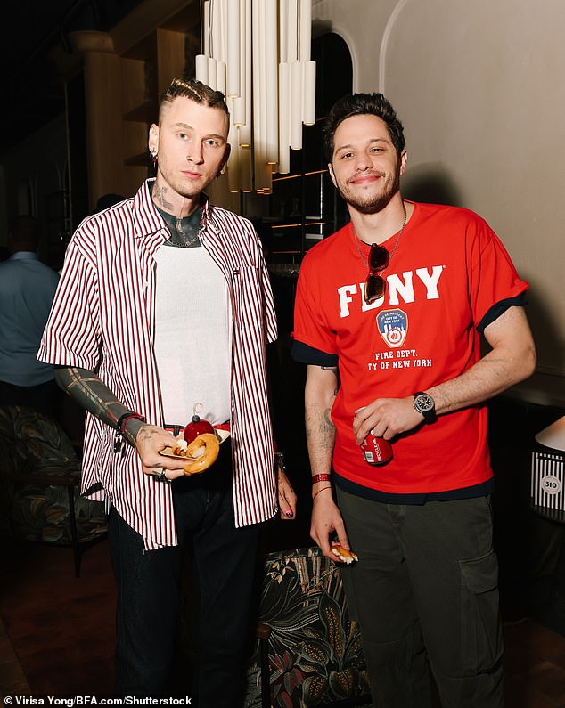 For his appearance, his first since he was last photographed in May, Davidson, 30, joined Machine Gun Kelly for the Los Angeles Clippers' home opener at the Intuit Dome in Inglewood, California.