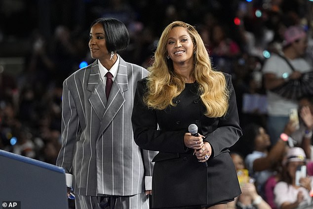 Beyoncé was joined on stage by former Destiny's Child member Kelly Rowland at the Kamala Harris rally