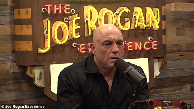 The former president spoke with Rogan and discussed, among other things, UFOs, the assassination files of John F. Kennedy, the border and healthy food in the US.