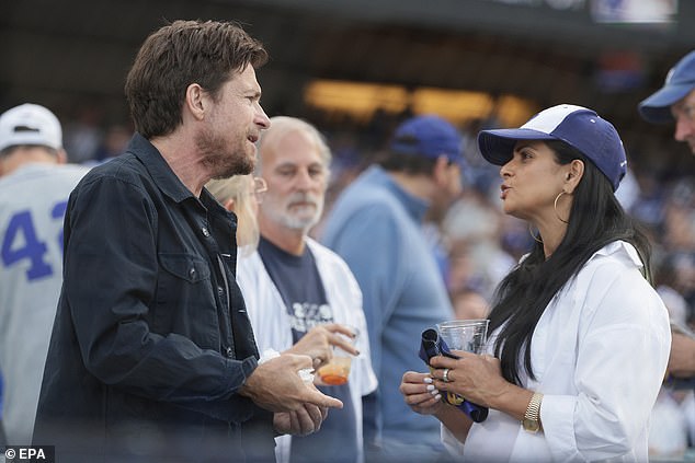 Jason Bateman enjoyed back-to-back games when he returned to Dodger Stadium after Game 1