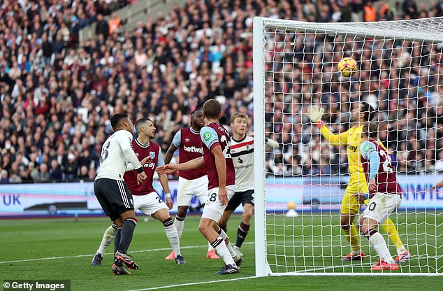 United worked the ball into the penalty area and Casemiro headed past Lukasz Fabianski