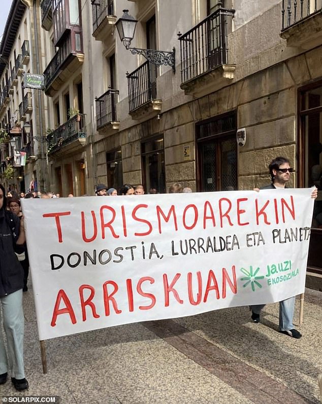 The route taken by the demonstrators went through several streets in the beautiful old quarter and through the city center