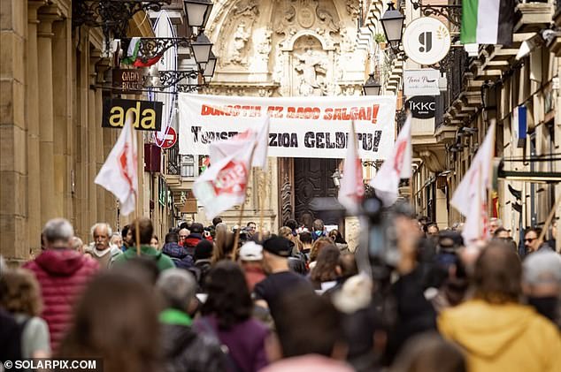 Hundreds of anti-tourism protesters organized the latest march against overtourism in Spain this weekend