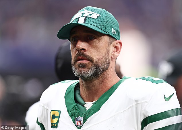 Aaron Rodgers and the Jets have now lost six straight games and are moving to a 2-6 record