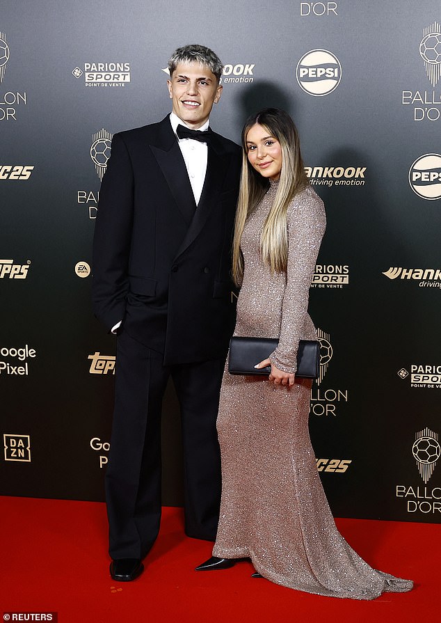 Also in attendance was Alejandro Garnacho with his glamorous girlfriend Eva Garcia, who looked stunning in a dazzling champagne dress